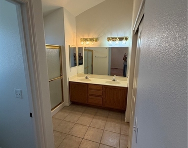 5776 E Badlands Lane - Photo Thumbnail 23