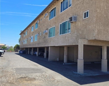 305 N 10th Street - Photo Thumbnail 8