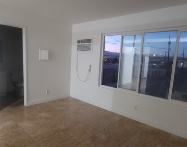 305 N 10th Street - Photo Thumbnail 3