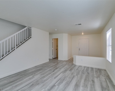 8705 Majestic Pine Avenue - Photo Thumbnail 15