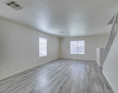 8705 Majestic Pine Avenue - Photo Thumbnail 11