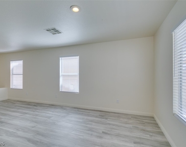 8705 Majestic Pine Avenue - Photo Thumbnail 21