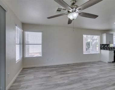 8705 Majestic Pine Avenue - Photo Thumbnail 28