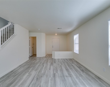 8705 Majestic Pine Avenue - Photo Thumbnail 16