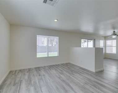 8705 Majestic Pine Avenue - Photo Thumbnail 19