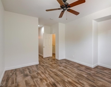 10948 Positano Street - Photo Thumbnail 16