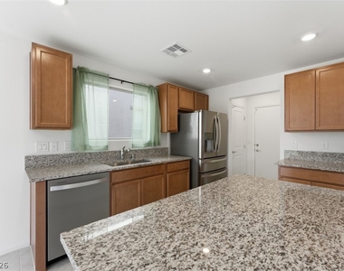 5427 Barcola Avenue - Photo Thumbnail 9