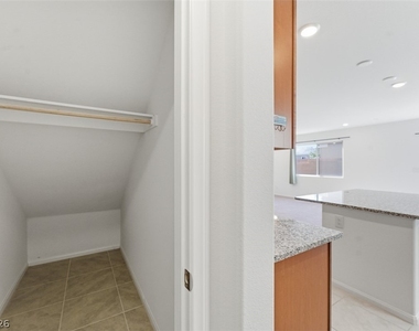 5427 Barcola Avenue - Photo Thumbnail 12