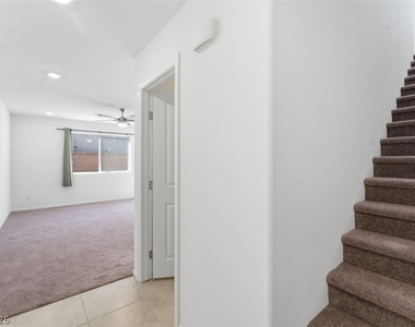5427 Barcola Avenue - Photo Thumbnail 2