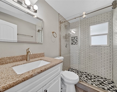 3001 Merritt Avenue - Photo Thumbnail 8