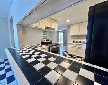 508 Harvard Street - Photo Thumbnail 5