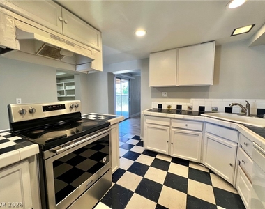 508 Harvard Street - Photo Thumbnail 12
