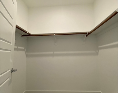 2608 Morning Moon Street - Photo Thumbnail 19
