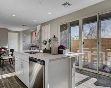 918 Cottonwood Hill Place - Photo Thumbnail 16