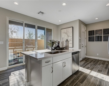 918 Cottonwood Hill Place - Photo Thumbnail 19