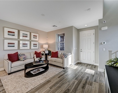 918 Cottonwood Hill Place - Photo Thumbnail 6