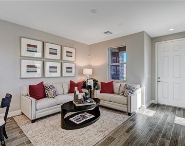 918 Cottonwood Hill Place - Photo Thumbnail 7