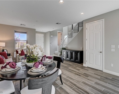 918 Cottonwood Hill Place - Photo Thumbnail 12