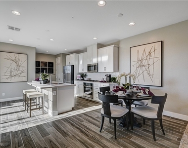 918 Cottonwood Hill Place - Photo Thumbnail 10