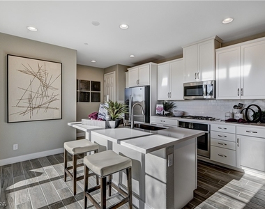 918 Cottonwood Hill Place - Photo Thumbnail 14