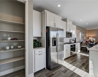 918 Cottonwood Hill Place - Photo Thumbnail 21