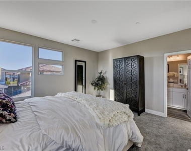 918 Cottonwood Hill Place - Photo Thumbnail 31