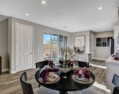 918 Cottonwood Hill Place - Photo Thumbnail 11