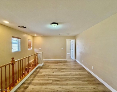 715 Quayside Court - Photo Thumbnail 9