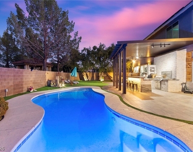 4198 Abernethy Forest Place - Photo Thumbnail 75
