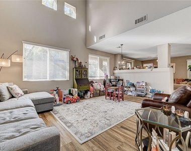 10617 Austin Bluffs Avenue - Photo Thumbnail 4