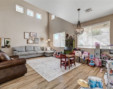 10617 Austin Bluffs Avenue - Photo Thumbnail 5