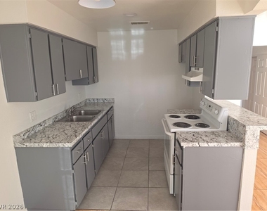 1809 Putnam Avenue - Photo Thumbnail 12