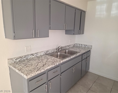 1809 Putnam Avenue - Photo Thumbnail 9