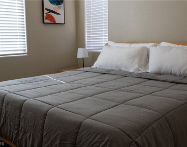 855 N Stephanie Street - Photo Thumbnail 15