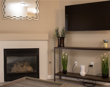 855 N Stephanie Street - Photo Thumbnail 2