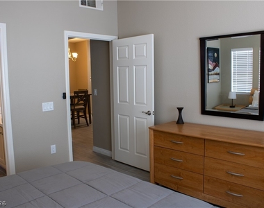 855 N Stephanie Street - Photo Thumbnail 16