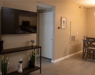 855 N Stephanie Street - Photo Thumbnail 11