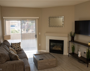 855 N Stephanie Street - Photo Thumbnail 3