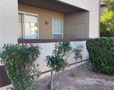 231 W Horizon Ridge Parkway - Photo Thumbnail 9