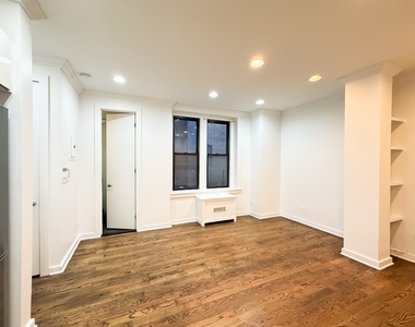 410 Eastern Parkway - Photo Thumbnail 8