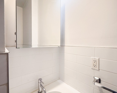 410 Eastern Parkway - Photo Thumbnail 13