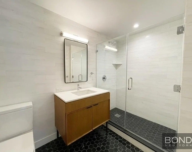 East 54th Street - Photo Thumbnail 3