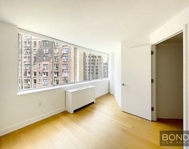 East 54th Street - Photo Thumbnail 8