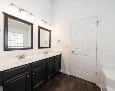 715 Moonlight Way - Photo Thumbnail 33
