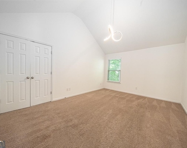 715 Moonlight Way - Photo Thumbnail 25