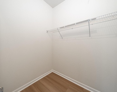 715 Moonlight Way - Photo Thumbnail 9