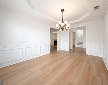 715 Moonlight Way - Photo Thumbnail 12
