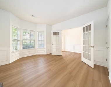 715 Moonlight Way - Photo Thumbnail 8