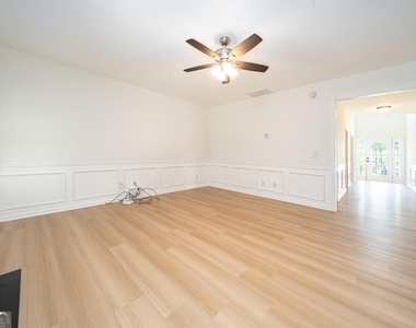 715 Moonlight Way - Photo Thumbnail 18