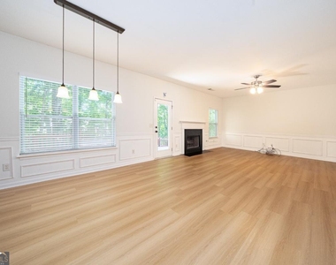 715 Moonlight Way - Photo Thumbnail 14